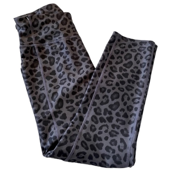 ATHLETIC WORKS Leopard print yoga workout gym pants small (4-6) side pockets - Picture 1 of 4